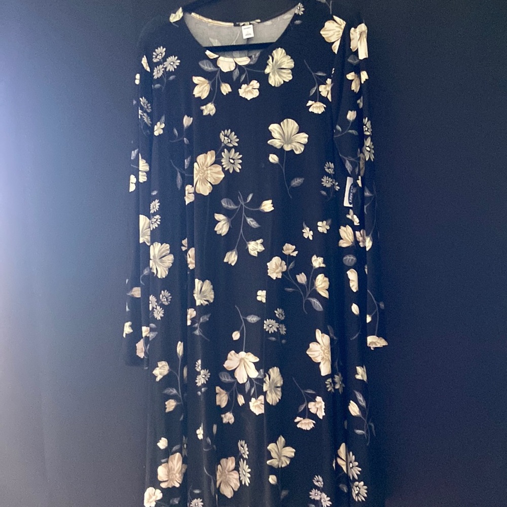 Brand New fit and flare floral dress from Old Navy size Large